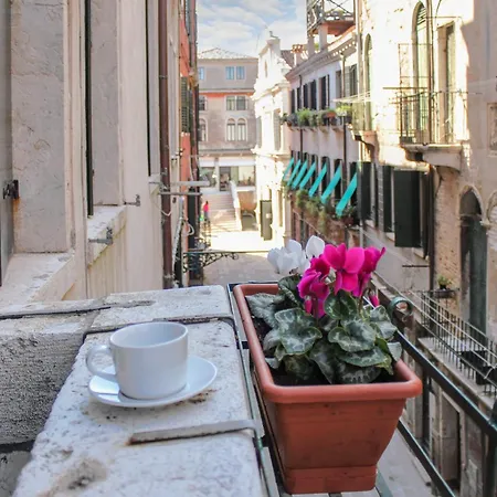 Ca'julia Apartament *